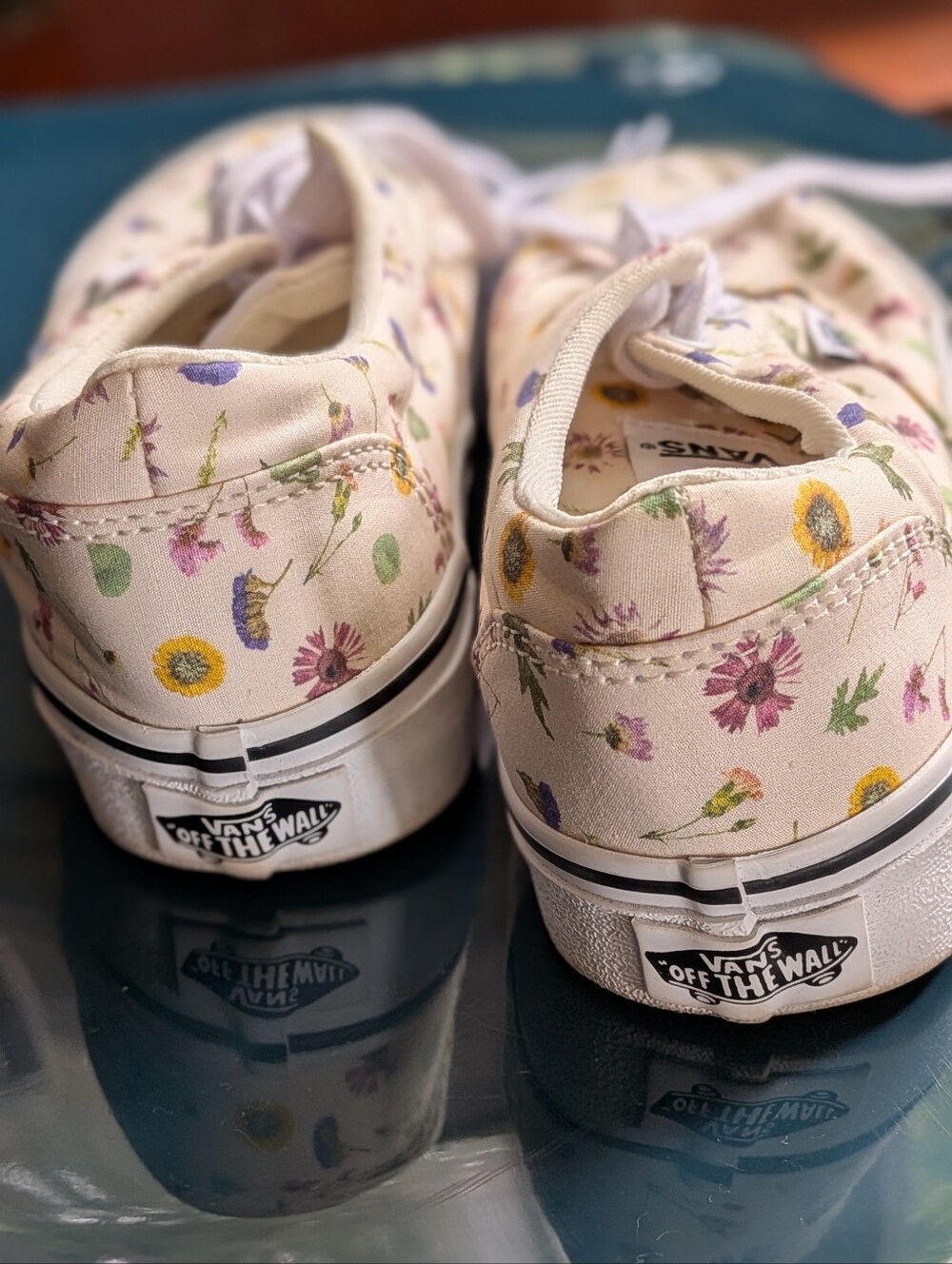 Vans Floral Canvas Low-Top Sneakers - Cream with Multi Floral Print - Picture 2 of 4